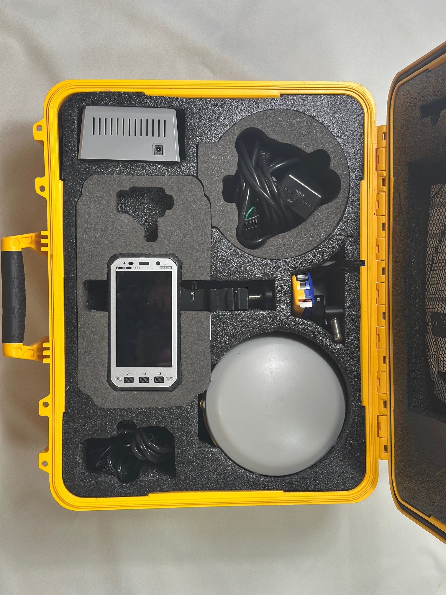 Trimble R8s GNSSシステム