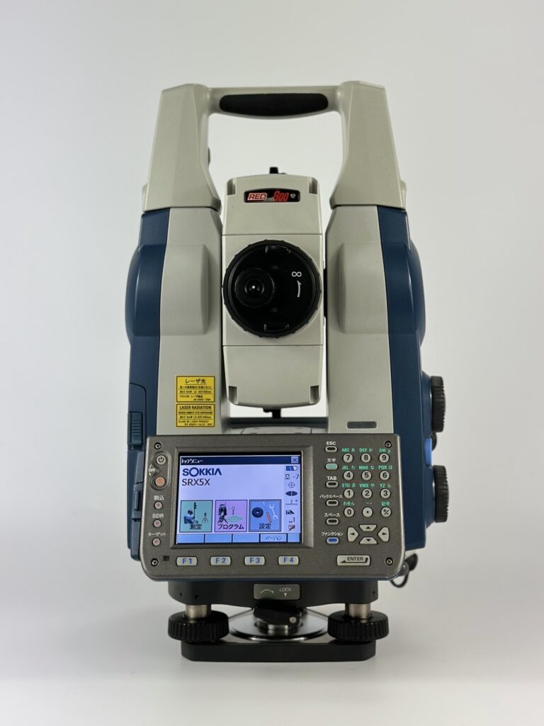 測量器sokkisha B2E　San Excel サンエクセル 工事測量用スタッフ　マイクロスL-200　定規　三脚2つ　MAEDA建築用語印　 ソキア オートレベル B20／三脚付 32倍 （B2o） [JSIMA認定事業者提携店]